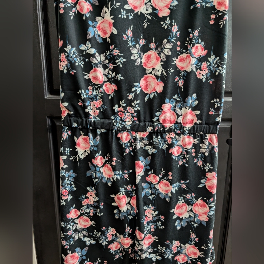 🆕 Women's Buttery Soft Black Floral Summer Romper With Pockets - Picture 9 of 10
